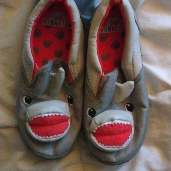 Build a bear shark shoes - Picture 2 of 4